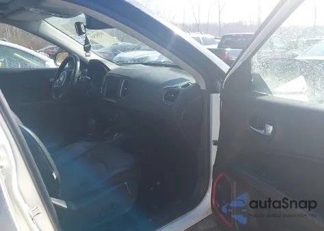 2021 Jeep Compass Trailhawk 4X4 from USA, damaged, VIN 3C4NJDDB0MT569686